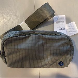 Lululemon Everywhere Belt Bag